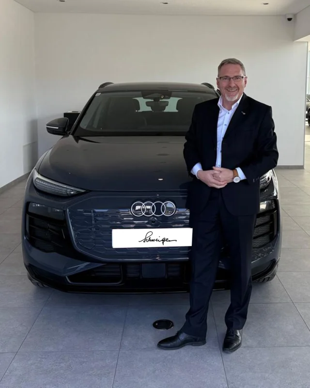 Christian + neues Auto = pure Freude! 😍⁠
⁠
Vielen Dank für dein Vertrauen und allzeit gute Fahrt! 😊⁠
⁠
#autohausschweiger #auslieferung #audi